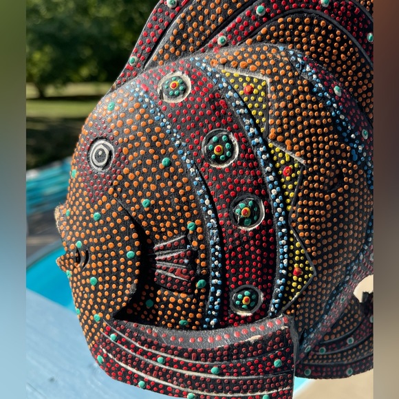 Angel Fish Statue FABULOUSLY colorful Rainbow Dot - Picture 8 of 12